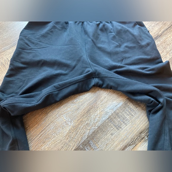 Lululemon black jogger sissone women’s size 4 gently used condition 23” inseam - Picture 5 of 8